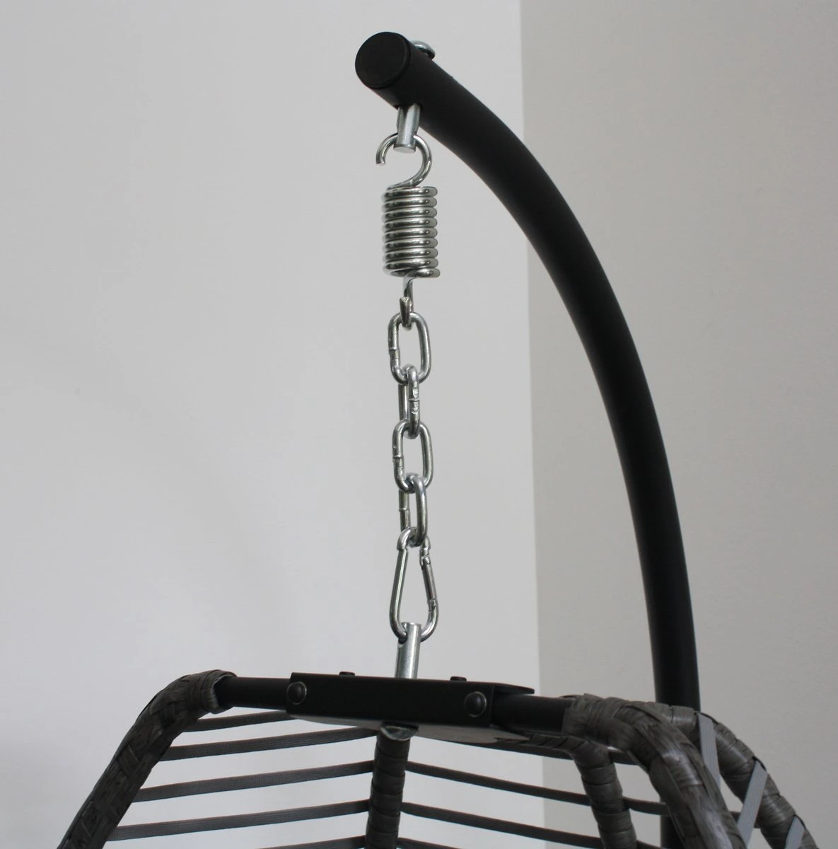 Lowander Egg Hangstoel Cocoon - Voor Binnen & Buiten - Met Standaard - Incl. Kussens 5 Lowander Egg Hangstoel Cocoon - Voor Binnen & Buiten - Met Standaard - Incl. Kussens - Afbeelding 3