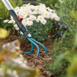 GARDENA Combisysteem Krabber Cultivatior - Werkbreedte 9 Cm - Aanbevolen Steellengte 130 Cm -Tuingereedschap Serie Winkel 1193x1200