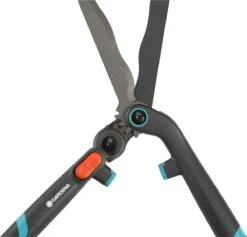 GARDENA - 2 In 1 EnergyCut Heggenschaar - 2.5x Meer Kracht - Totale Lengte 60 Cm -Tuingereedschap Serie Winkel 1200x1152 2