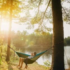 Kanyon Hangmat - Incl. Karabijnhaken En Riemen - Licht Parachutestof - 260 X 140 Cm - Tot 200kg - Groen/Khaki -Tuingereedschap Serie Winkel 1200x1200 1970