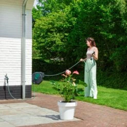 VONROC Automatische Slanghaspel – Incl. 25m Tuinslang, Aansluitslang, Spuitstuk, Koppelingen & Kraanaansluiting -Tuingereedschap Serie Winkel 1200x1200 2180