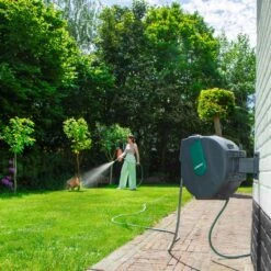 VONROC Automatische Slanghaspel – Incl. 25m Tuinslang, Aansluitslang, Spuitstuk, Koppelingen & Kraanaansluiting -Tuingereedschap Serie Winkel 1200x1200 2181