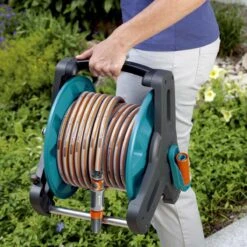 GARDENA Classic Slanghouder 50 - Geschikt Voor 50 M Ø13 Mm / 40 M Ø15 Mm / 30 M Ø19 Mm Slang -Tuingereedschap Serie Winkel 1200x1200 2324