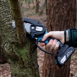 NovarGarden® Mini Kettingzaag NG1 - Met 2x Accu - Takkenzaag - Snoeizaag - Electrisch - Handzaag - Boomzaag - 21V -Tuingereedschap Serie Winkel 1200x1200 588