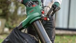 Bosch UniversalGardenTidy 2300 Bladblazer - Op Snoer - 2300 W -Tuingereedschap Serie Winkel 1200x675 2