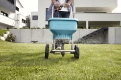 GARDENA Strooiwagen XL Strooikar - 800m2 - 18 Liter -Tuingereedschap Serie Winkel 1200x799 106