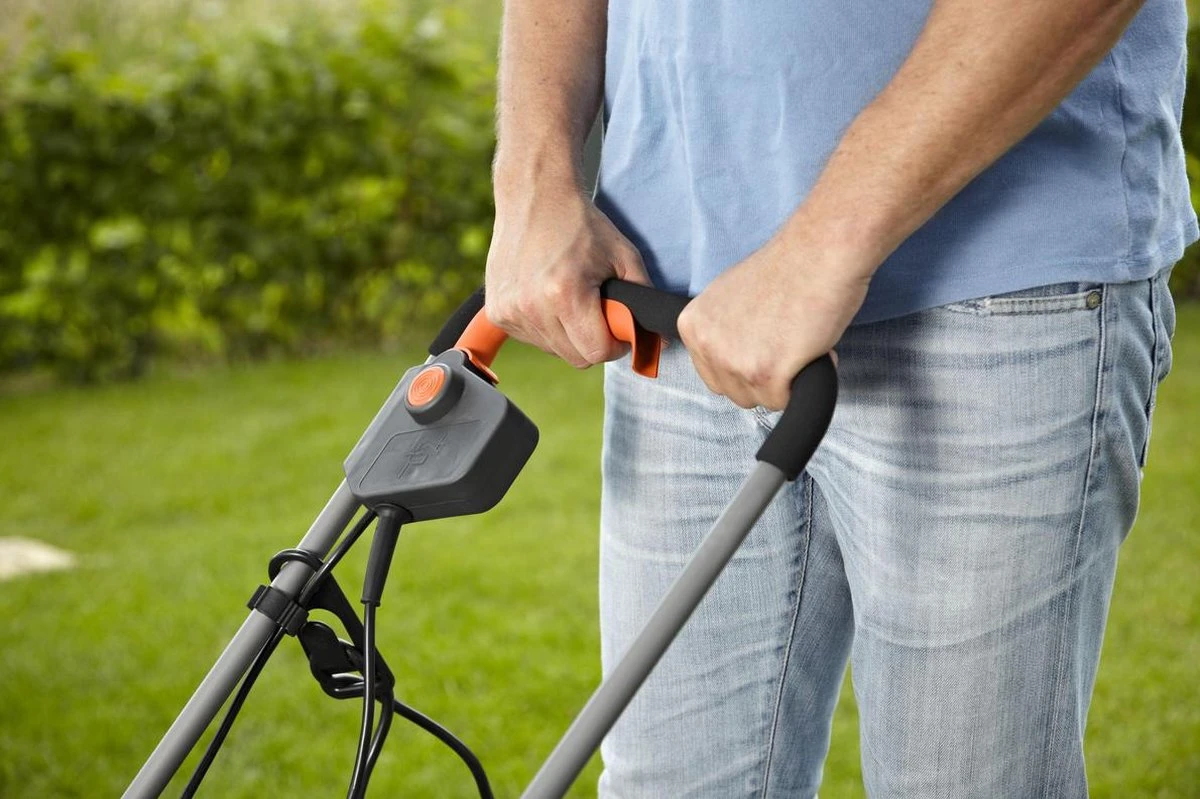 GARDENA - Powermax 32 - Grasmaaier (gemotoriseerd) - Maaibreedte 32 Cm - Gazons Tot 200 M2 10 GARDENA - Powermax 32 - Grasmaaier (gemotoriseerd) - Maaibreedte 32 Cm - Gazons Tot 200 M2 - Afbeelding 8