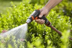 GARDENA - Comfort Reinigingsbroes - Spuitpistool - Traploos Instelbaar -Tuingereedschap Serie Winkel 1200x799 257