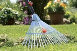 GARDENA Combisysteem Bladhark Hark - Werkbreedte Verstelbaar 30/50 Cm - Aanbevolen Steellengte 130 Cm -Tuingereedschap Serie Winkel 1200x800 222