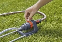 GARDENA - Zwenksproeier Aqua S - Tuinsproeier - 90 Tot 220 M² -Tuingereedschap Serie Winkel 1200x800 629