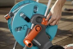 GARDENA - AquaRoll CleverRoll S Set Slangenwagen - Incl. 20 M Slang - Maximaal 40 M Opbergcapaciteit 25 GARDENA - AquaRoll CleverRoll S Set Slangenwagen - Incl. 20 M Slang - Maximaal 40 M Opbergcapaciteit -Tuingereedschap Serie Winkel 1200x800 656