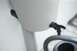 Elho Green Basics Rain Catcher 33 - Regenton Voor Balkonbuiten - Ø 33.5 X H 73.5 Cm - Grijs/Living Concrete 19 Elho Green Basics Rain Catcher 33 - Regenton Voor Balkonbuiten - Ø 33.5 X H 73.5 Cm - Grijs/Living Concrete -Tuingereedschap Serie Winkel 1200x800 663