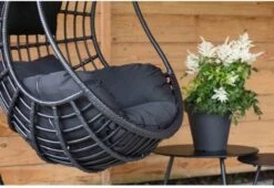 Hangstoel Sturdy Frame Zwart -Tuingereedschap Serie Winkel 1200x824 6