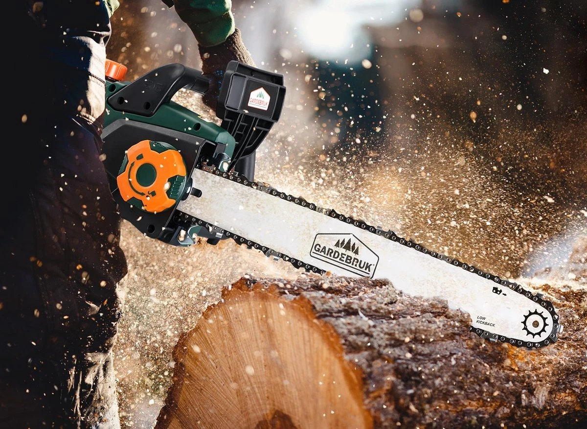 Merkloos Gardebruk Elektrische Kettingzaag 2800 Watt - 46cm Snijlengte 8 Merkloos Gardebruk Elektrische Kettingzaag 2800 Watt - 46cm Snijlengte - Afbeelding 6