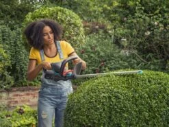 GARDENA - ComfortCut 50/18V-P4A Ready-To-Use Set - Heggenschaar -Tuingereedschap Serie Winkel 1200x899 6