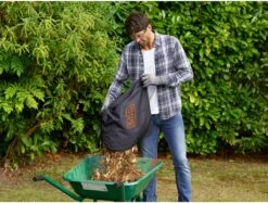 Black & Decker BLACK+DECKER BEBLV300SB-QS Bladblazer - 404 Km/u - 3000W - Zuig-/blaasfunctie - Gesnoerd -Tuingereedschap Serie Winkel 1200x910 1