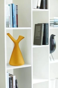 Elho Plunge Gieter 20 - Gieter Voor Binnenaccessoires - Ø 15.0 X H 29.5 Cm - Geel/Oker -Tuingereedschap Serie Winkel 800x1200 181