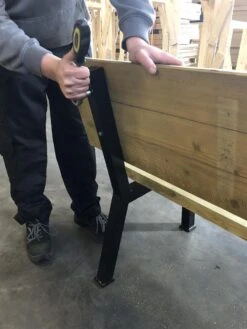 MaximaVida Set Industriële Bankpoten New York- Zwart Gecoat - Maak Zelf Je Bank -Tuingereedschap Serie Winkel 900x1200 7