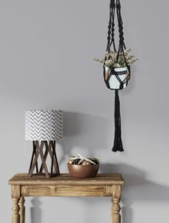 4 Stuks Zwarte Macrame Plantenhangers - Boho Handgeweven Katoen Hangpot Voor Binnen/Buiten - Hangende Bloempot Met Kralen - Macramé Touw/Koord Hangplant Houder - Bohemian Wandhanger Decoratie - Plant Hanger - Verticale Tuin Bloempothouder Planthanger -Tuingereedschap Serie Winkel 912x1200 2